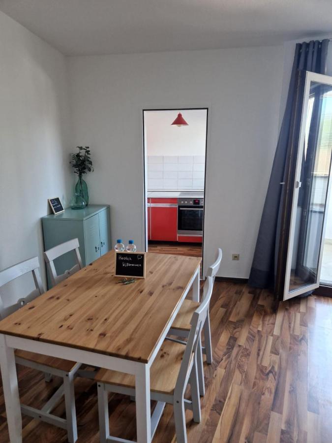 Well Located Flat With Balcony Apartment Дюселдорф Екстериор снимка